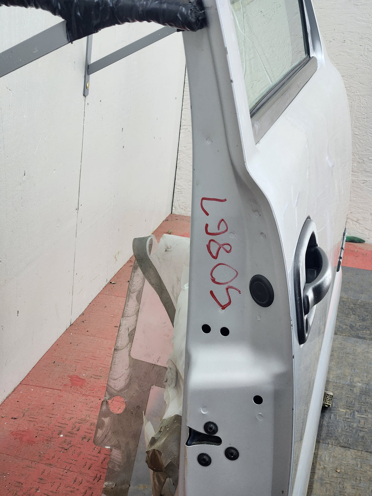 1999-2006 Chevrolet Silverado / GMC Sierra 1500 2500 3500 HD Front Passenger side Door RH