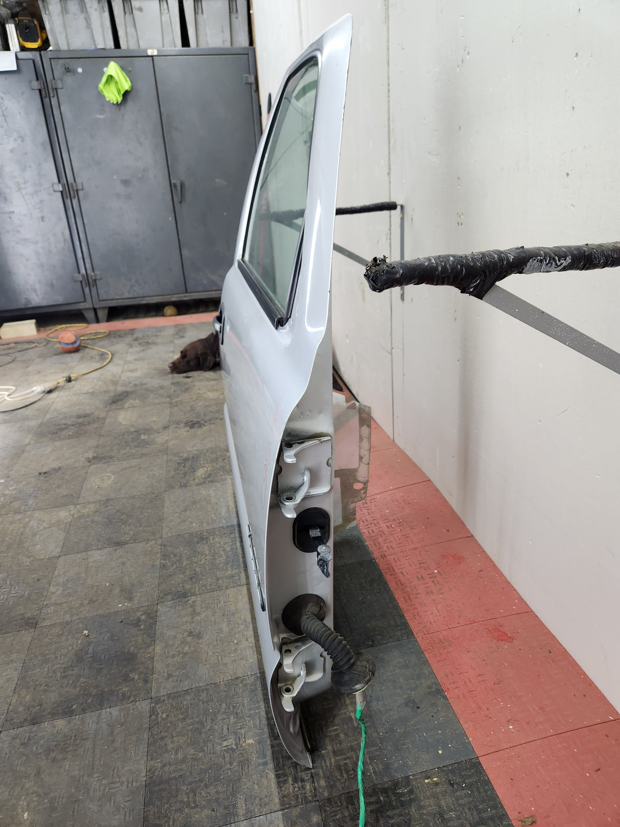 1999-2006 Chevrolet Silverado / GMC Sierra 1500 2500 3500 HD Front Passenger side Door RH