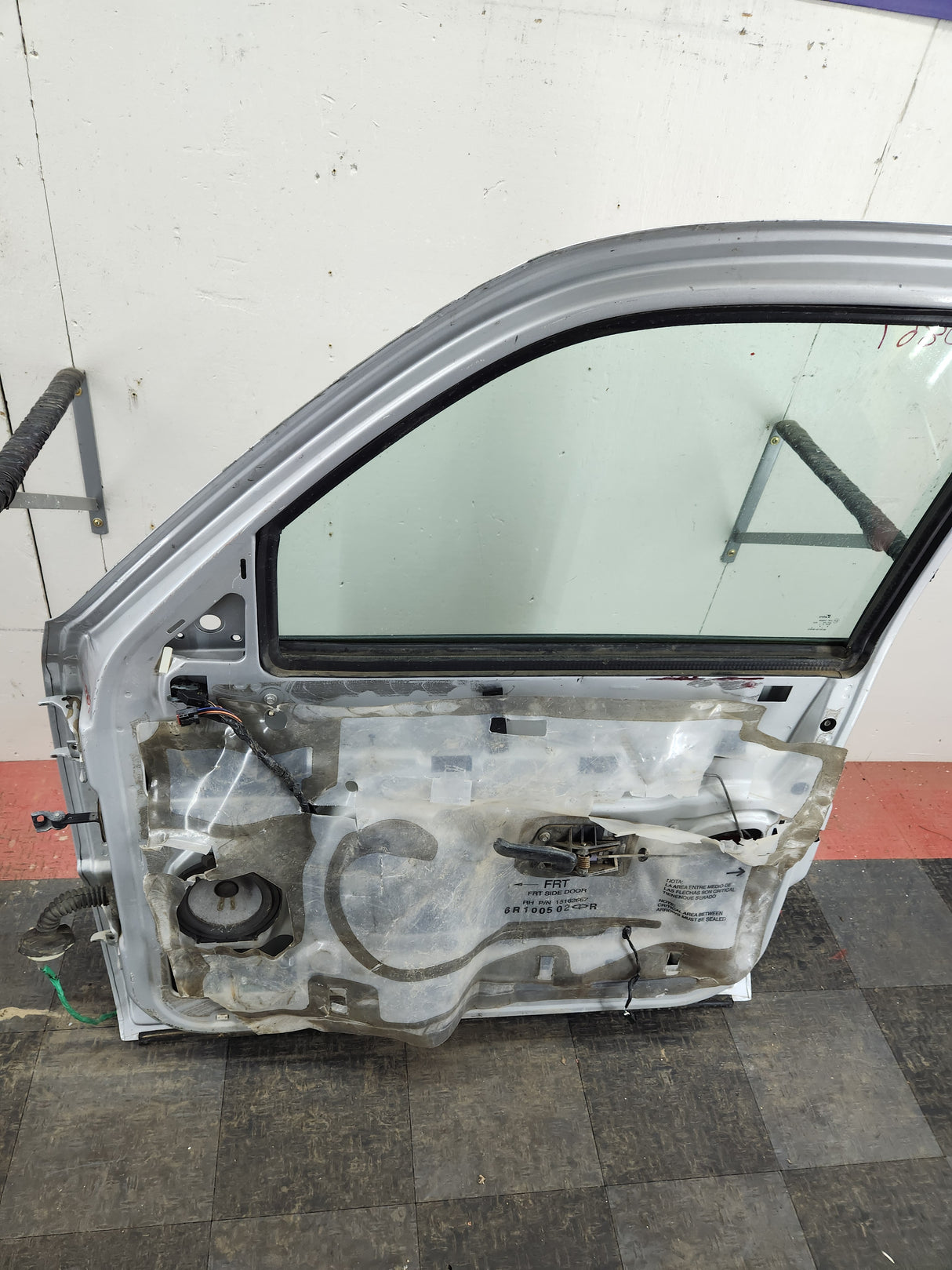 1999-2006 Chevrolet Silverado / GMC Sierra 1500 2500 3500 HD Front Passenger side Door RH