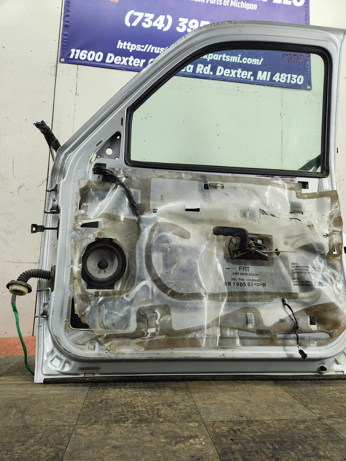 1999-2006 Chevrolet Silverado / GMC Sierra 1500 2500 3500 HD Front Passenger side Door RH