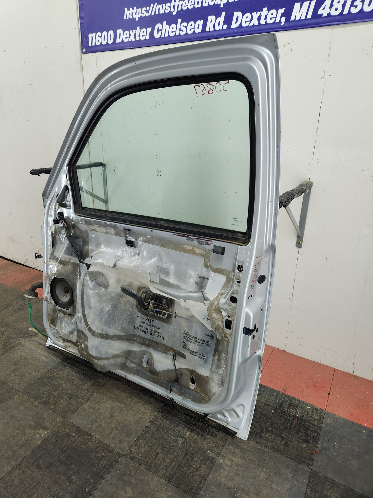 1999-2006 Chevrolet Silverado / GMC Sierra 1500 2500 3500 HD Front Passenger side Door RH