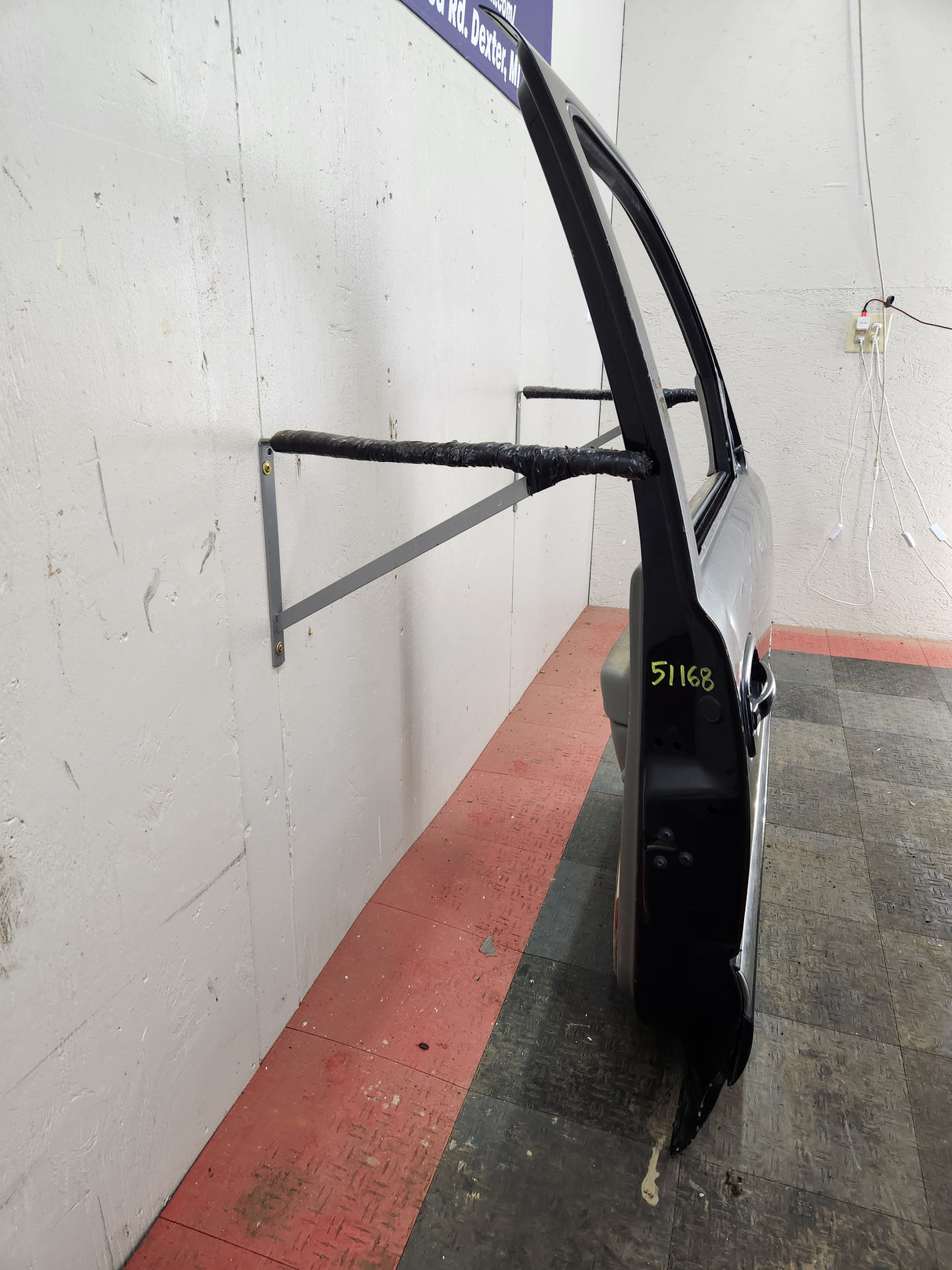 1999-2006 Chevrolet Silverado / GMC Sierra 1500 2500 3500 HD Front Passenger side Door RH