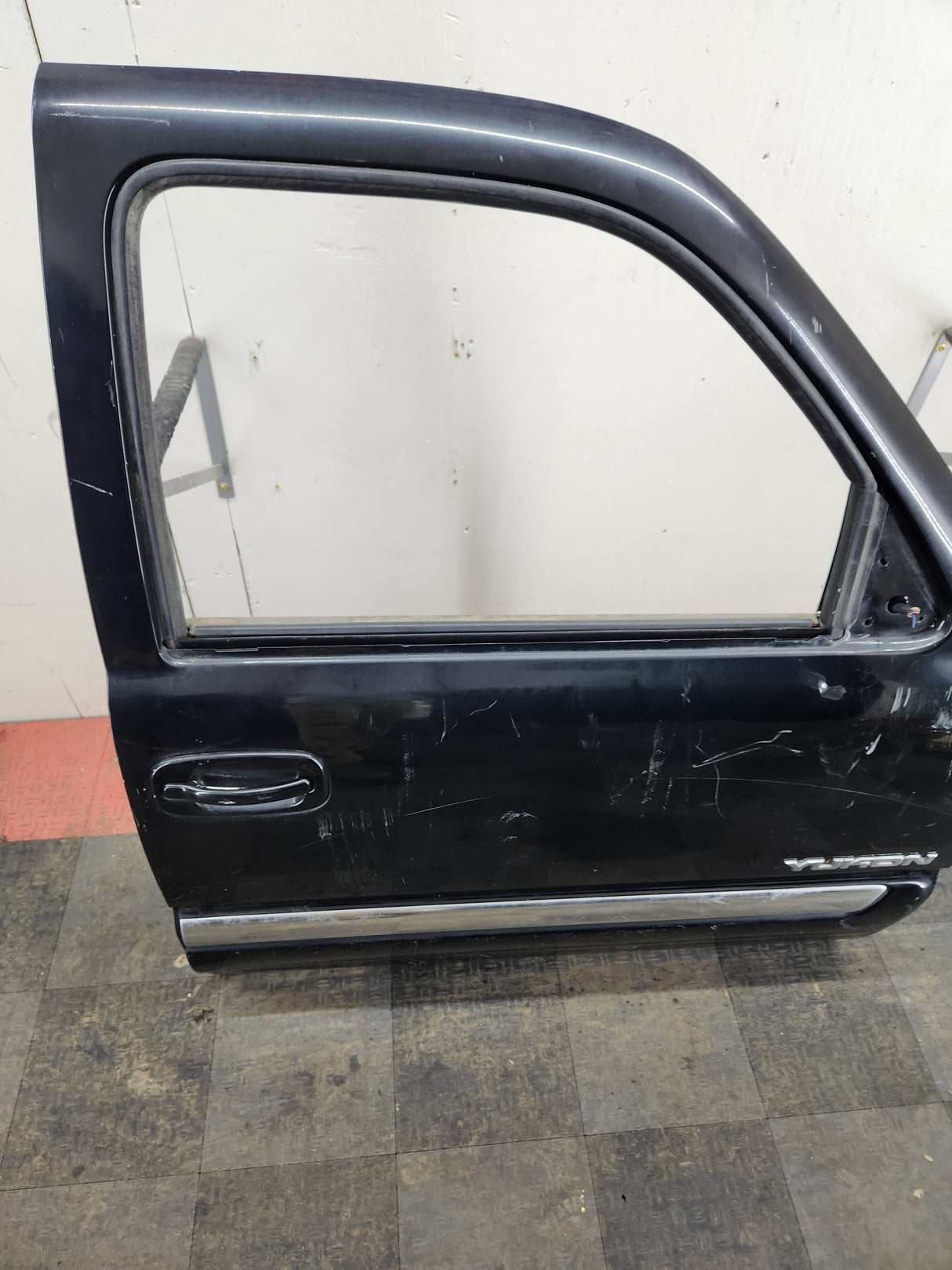 1999-2006 Chevrolet Silverado / GMC Sierra 1500 2500 3500 HD Front Passenger side Door RH