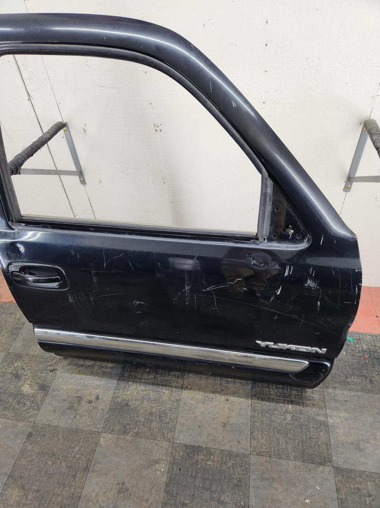 1999-2006 Chevrolet Silverado / GMC Sierra 1500 2500 3500 HD Front Passenger side Door RH
