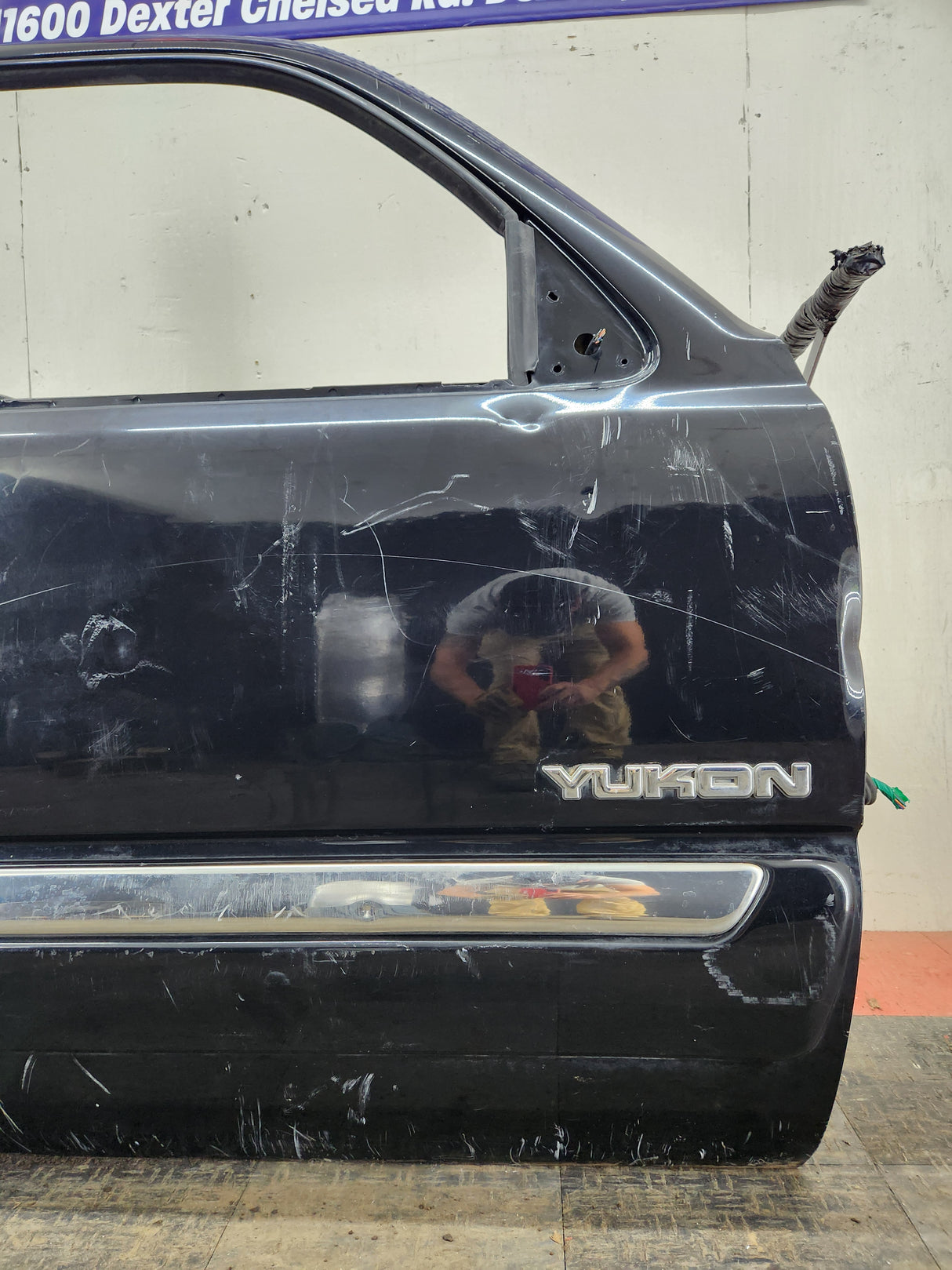 1999-2006 Chevrolet Silverado / GMC Sierra 1500 2500 3500 HD Front Passenger side Door RH