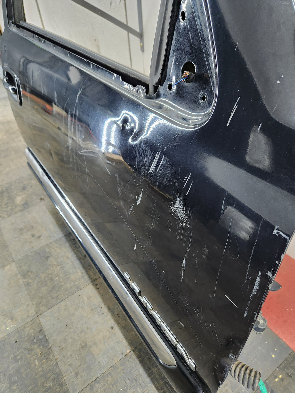 1999-2006 Chevrolet Silverado / GMC Sierra 1500 2500 3500 HD Front Passenger side Door RH