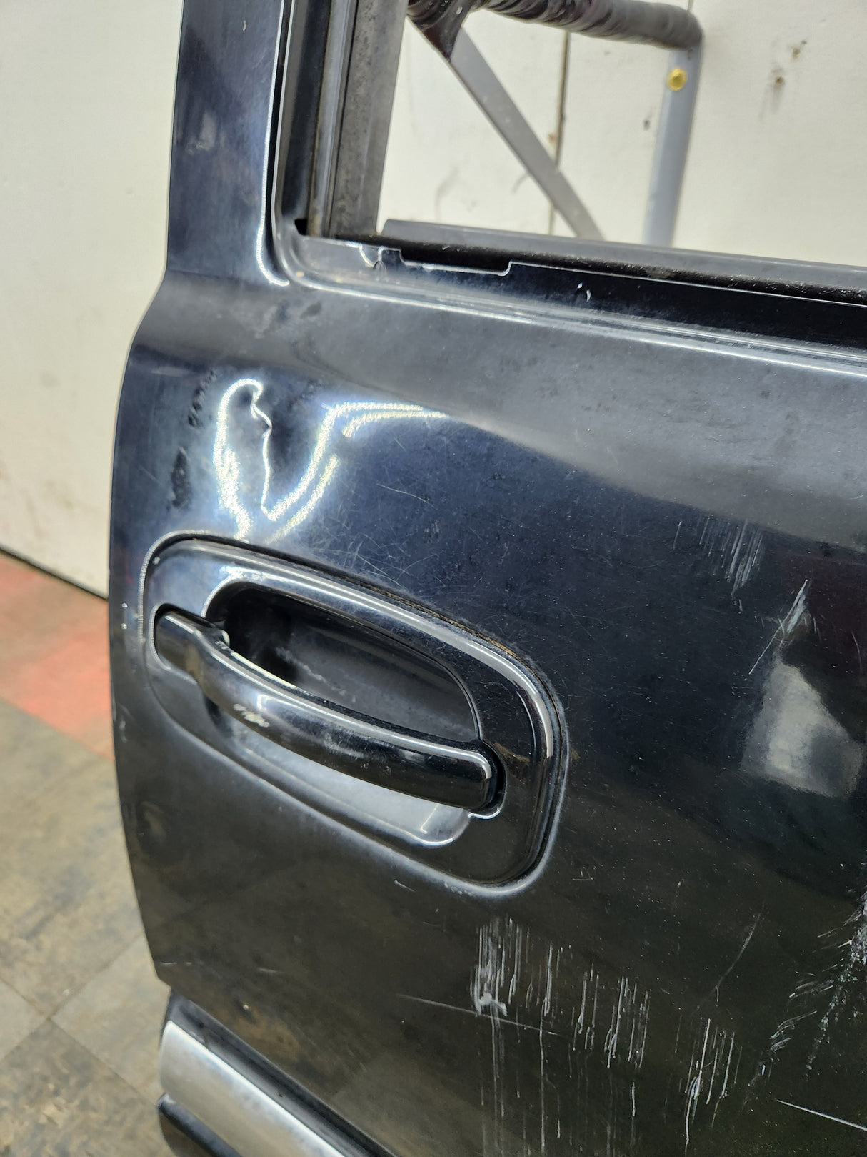 1999-2006 Chevrolet Silverado / GMC Sierra 1500 2500 3500 HD Front Passenger side Door RH