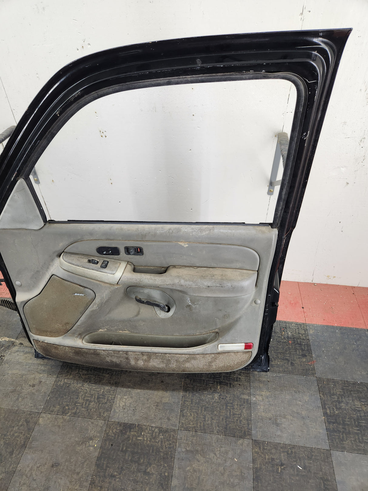 1999-2006 Chevrolet Silverado / GMC Sierra 1500 2500 3500 HD Front Passenger side Door RH