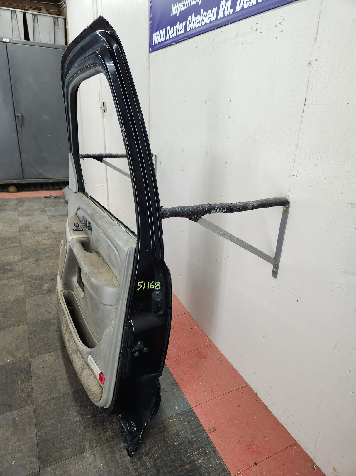 1999-2006 Chevrolet Silverado / GMC Sierra 1500 2500 3500 HD Front Passenger side Door RH