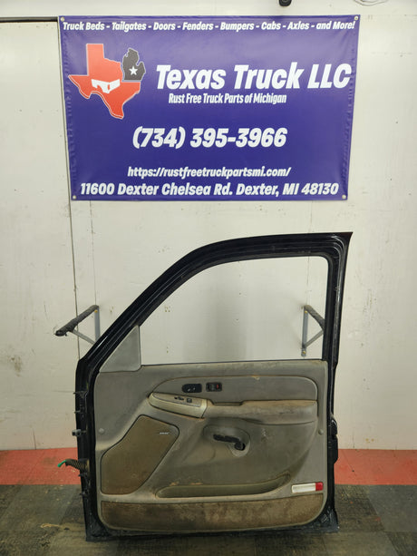 1999-2006 Chevrolet Silverado / GMC Sierra 1500 2500 3500 HD Front Passenger side Door RH