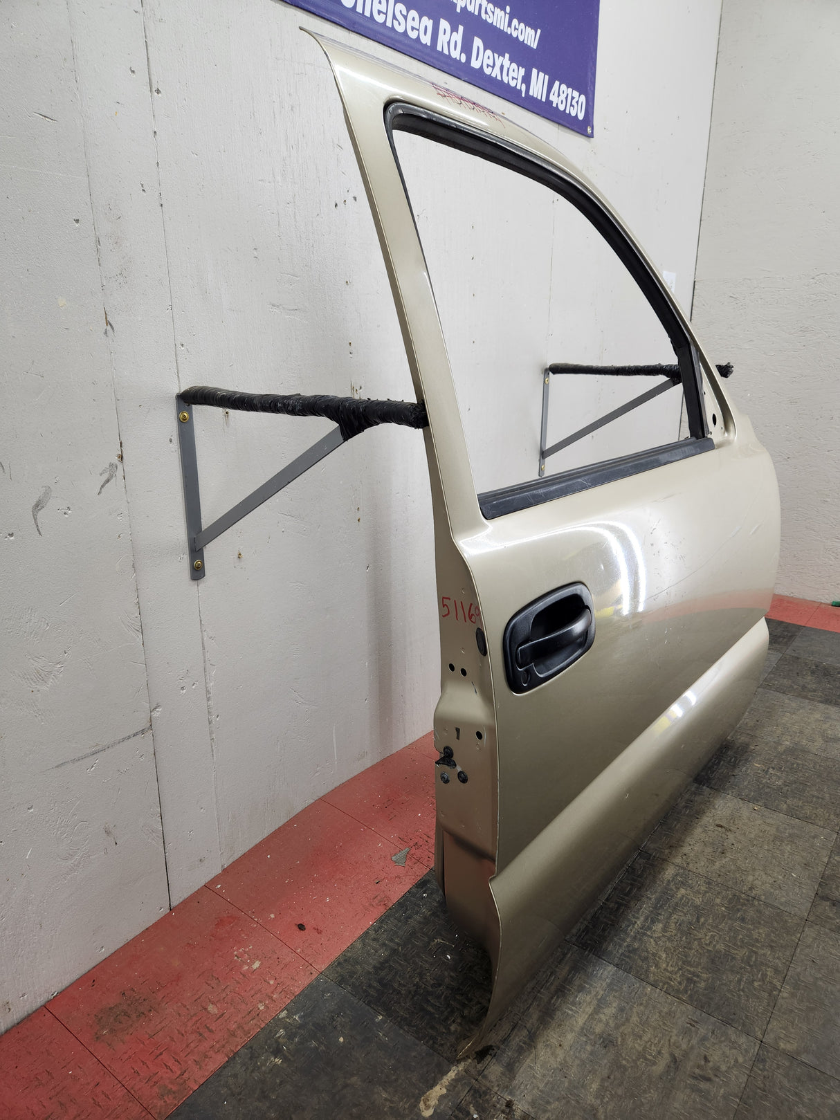 1999-2006 Chevrolet Silverado / GMC Sierra 1500 2500 3500 HD Front Passenger side Door RH