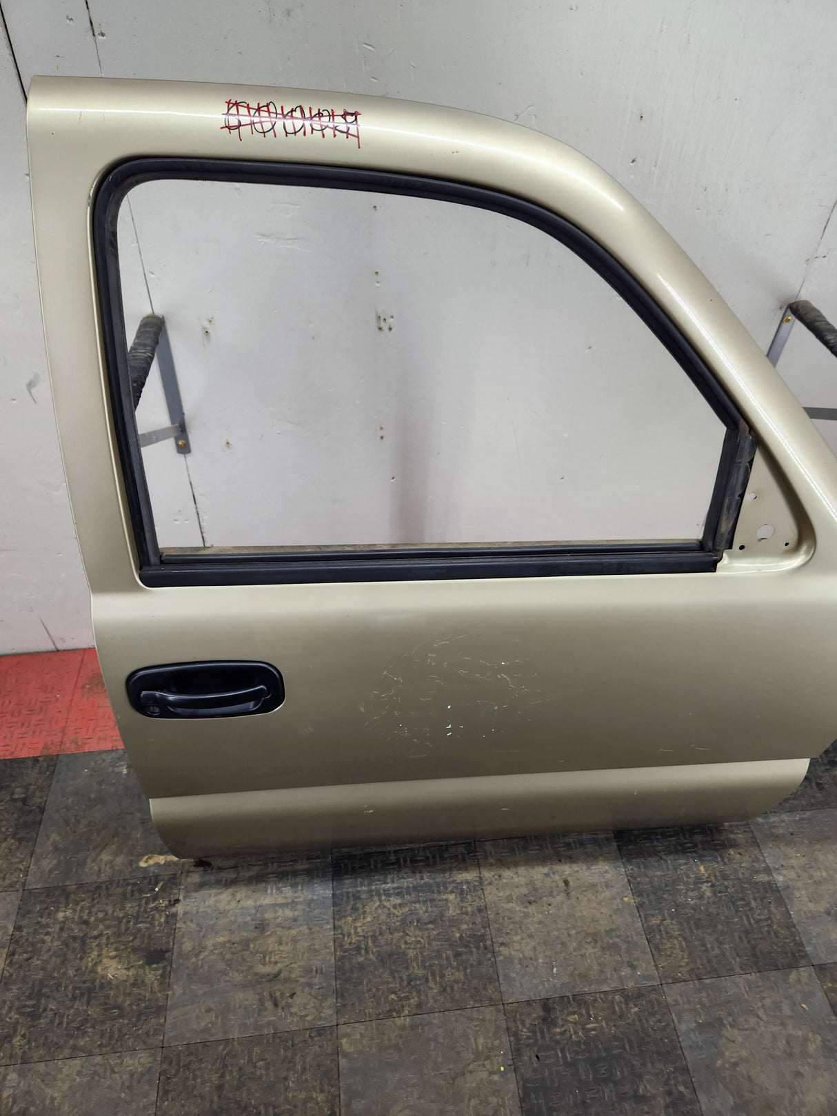 1999-2006 Chevrolet Silverado / GMC Sierra 1500 2500 3500 HD Front Passenger side Door RH