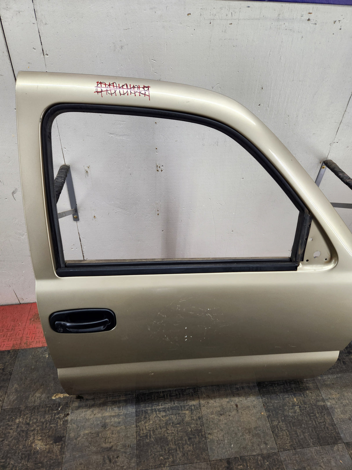 1999-2006 Chevrolet Silverado / GMC Sierra 1500 2500 3500 HD Front Passenger side Door RH