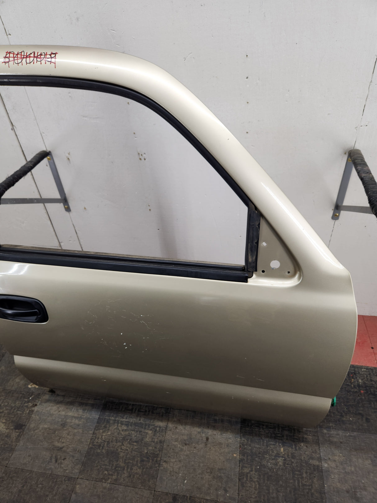 1999-2006 Chevrolet Silverado / GMC Sierra 1500 2500 3500 HD Front Passenger side Door RH