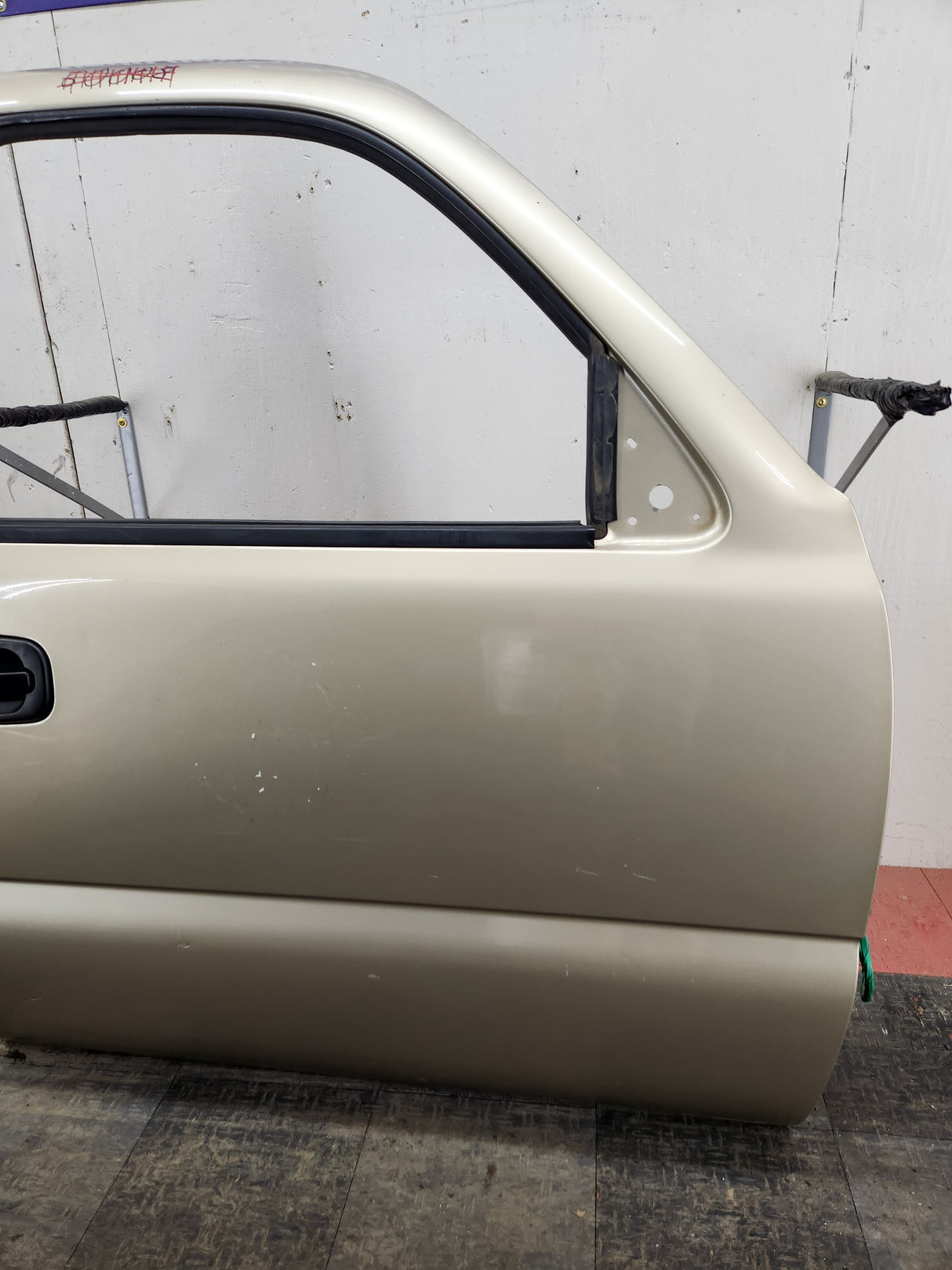 1999-2006 Chevrolet Silverado / GMC Sierra 1500 2500 3500 HD Front Passenger side Door RH