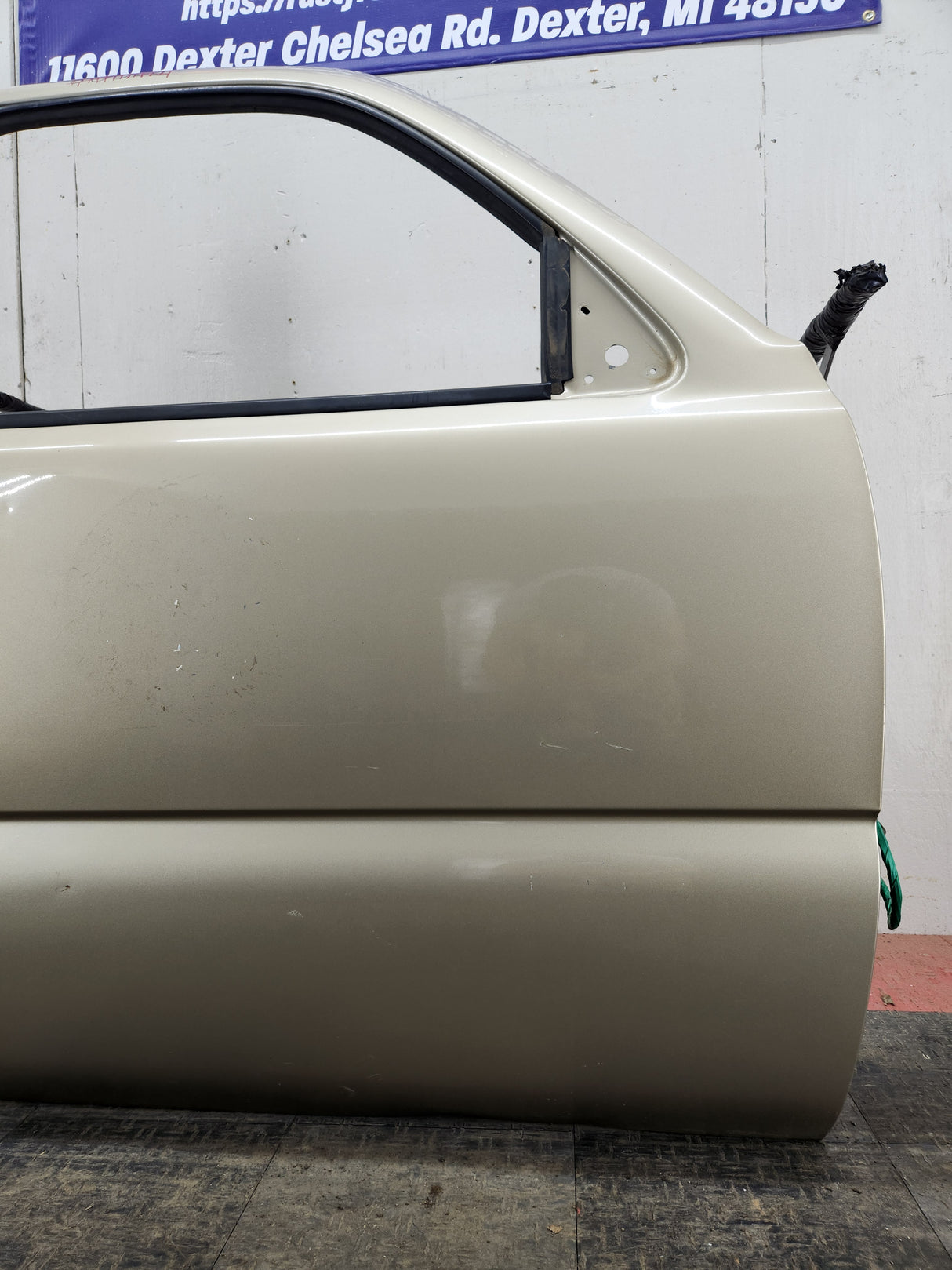 1999-2006 Chevrolet Silverado / GMC Sierra 1500 2500 3500 HD Front Passenger side Door RH