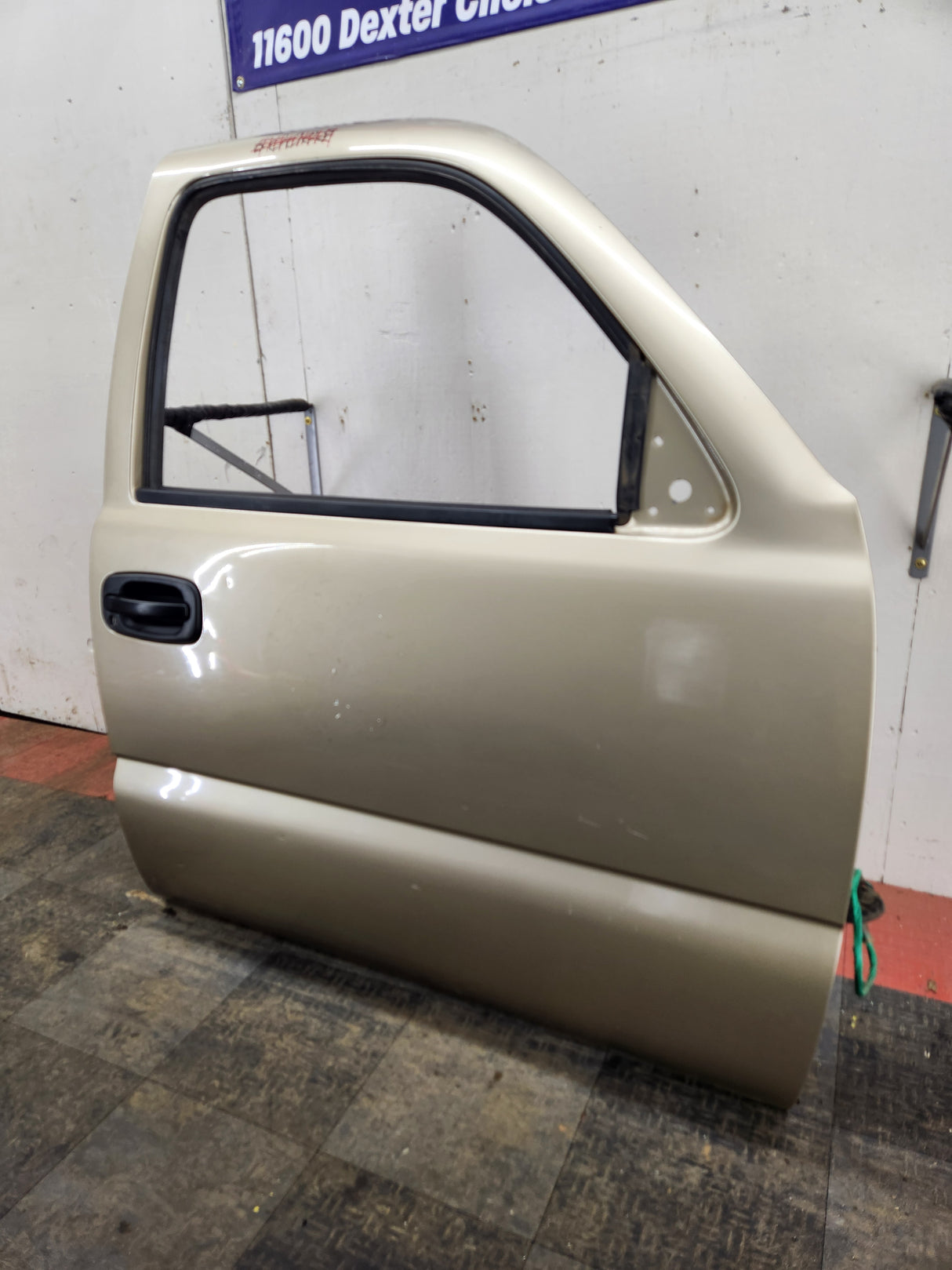 1999-2006 Chevrolet Silverado / GMC Sierra 1500 2500 3500 HD Front Passenger side Door RH