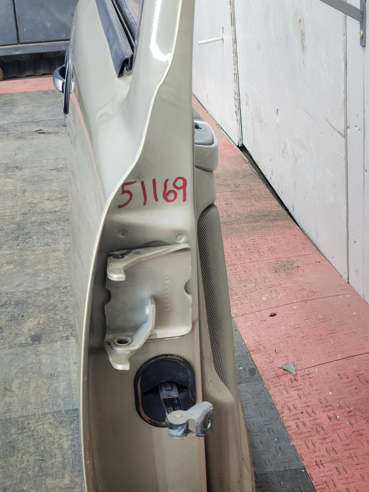 1999-2006 Chevrolet Silverado / GMC Sierra 1500 2500 3500 HD Front Passenger side Door RH