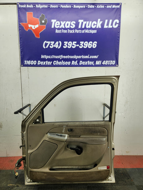 1999-2006 Chevrolet Silverado / GMC Sierra 1500 2500 3500 HD Front Passenger side Door RH