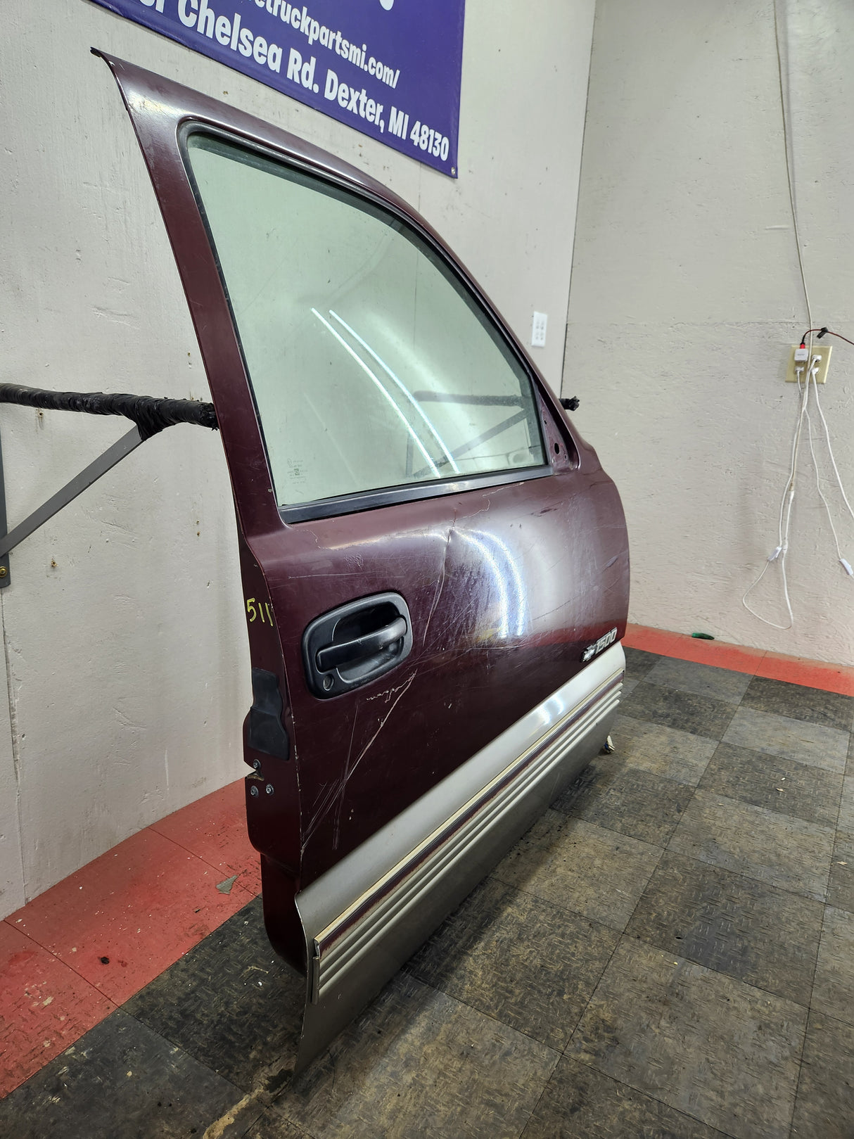1999-2006 Chevrolet Silverado / GMC Sierra 1500 2500 3500 HD Front Passenger side Door RH