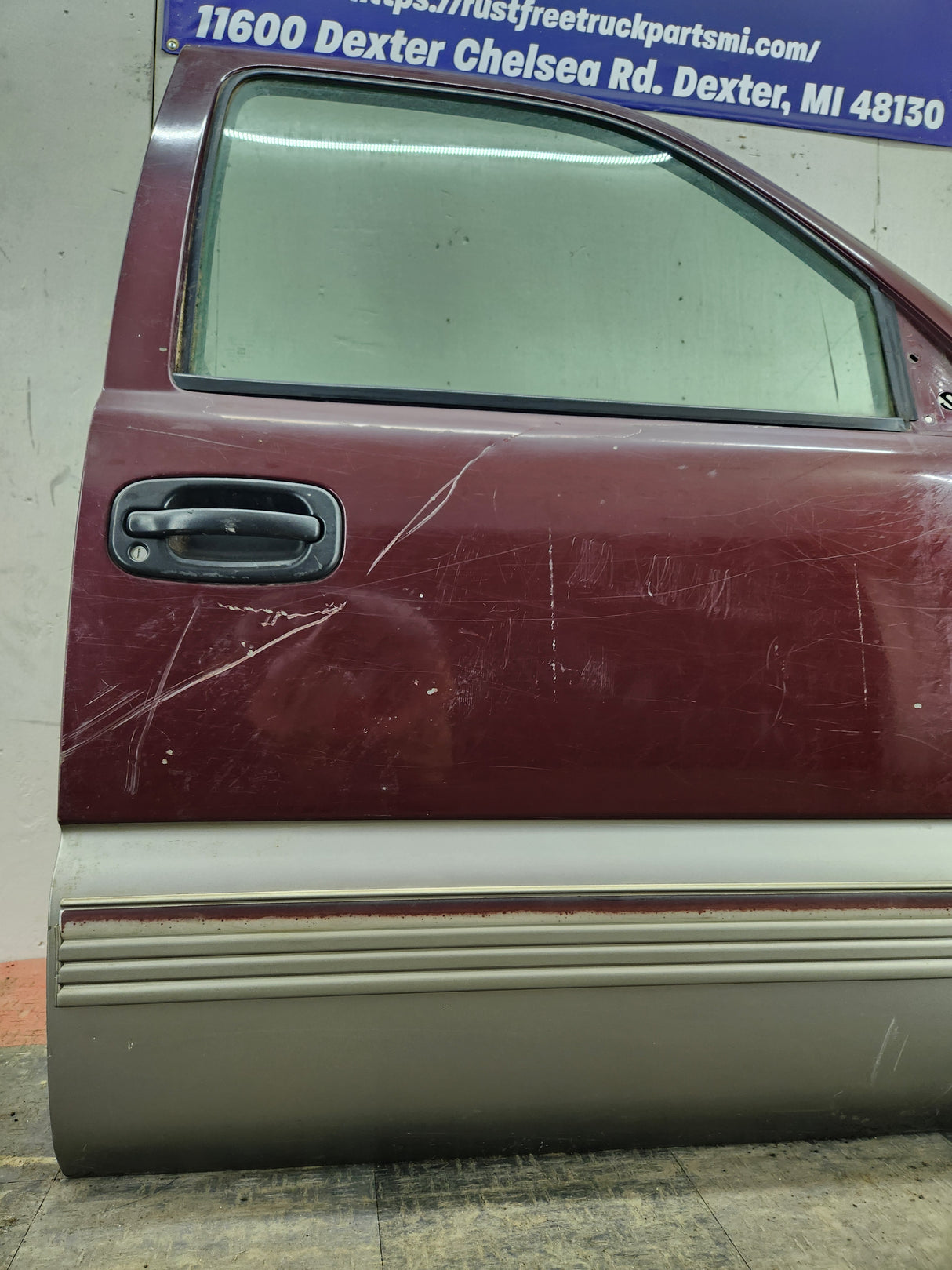 1999-2006 Chevrolet Silverado / GMC Sierra 1500 2500 3500 HD Front Passenger side Door RH