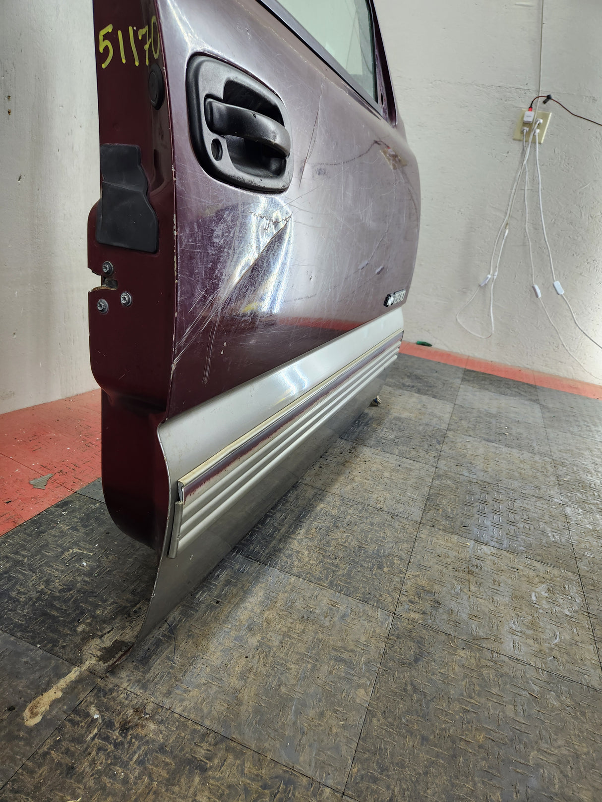 1999-2006 Chevrolet Silverado / GMC Sierra 1500 2500 3500 HD Front Passenger side Door RH