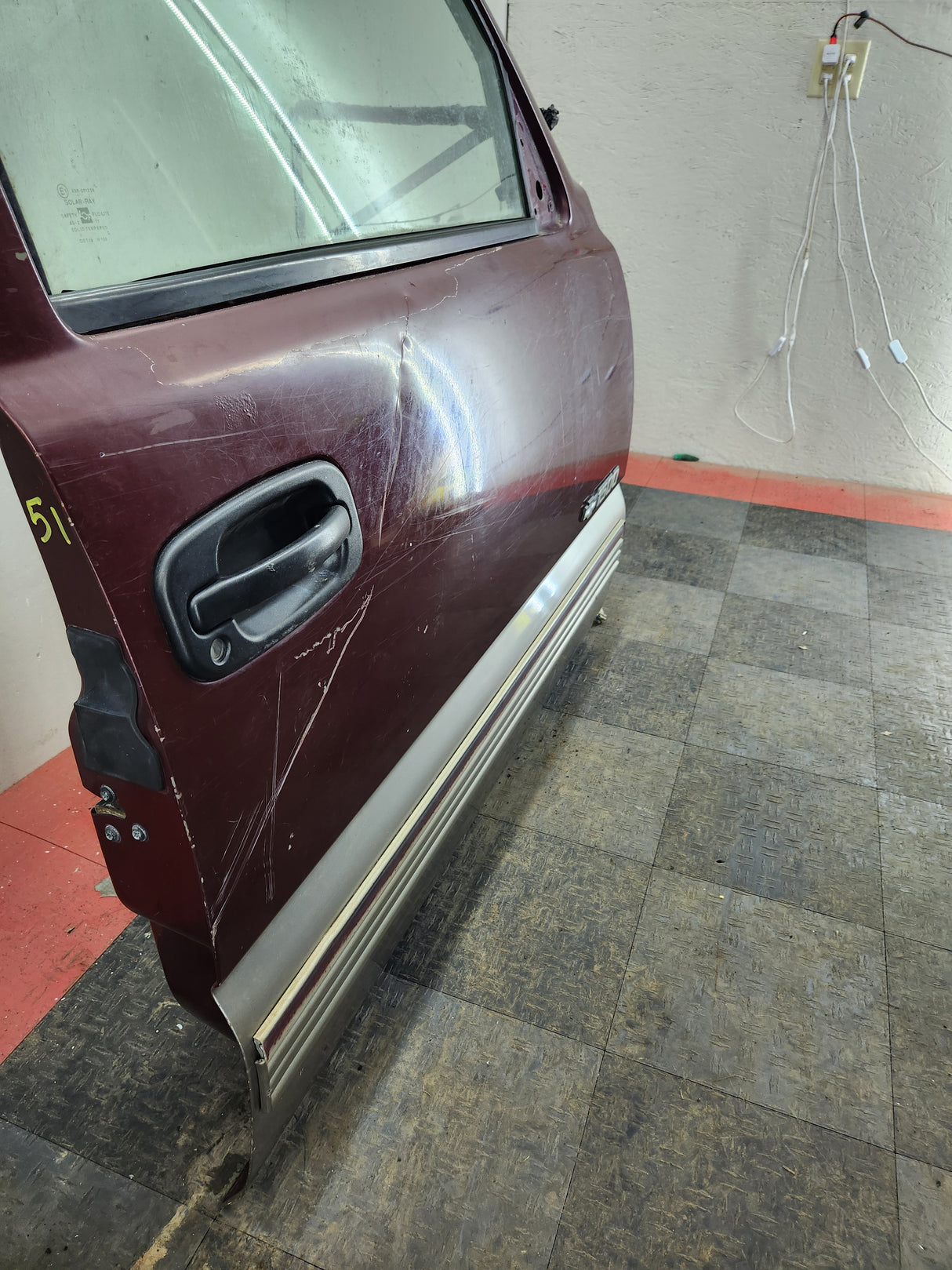1999-2006 Chevrolet Silverado / GMC Sierra 1500 2500 3500 HD Front Passenger side Door RH