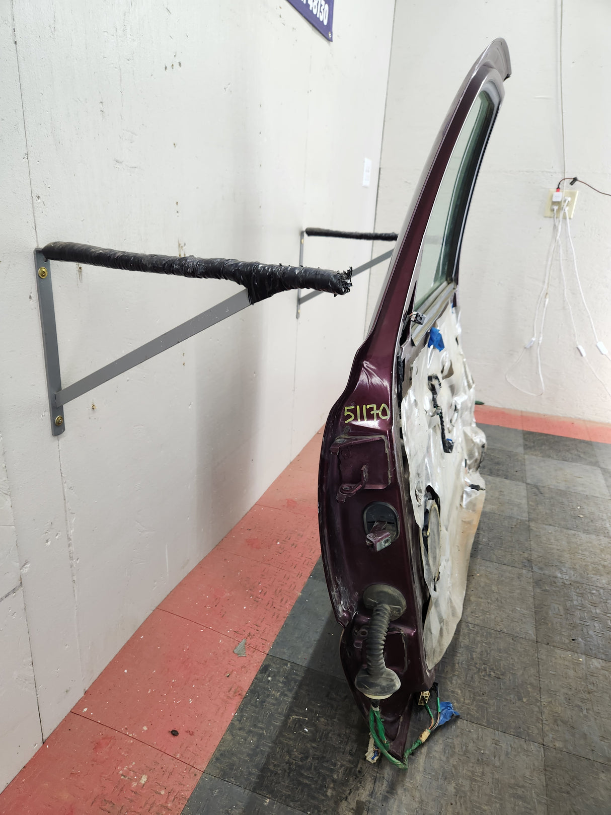 1999-2006 Chevrolet Silverado / GMC Sierra 1500 2500 3500 HD Front Passenger side Door RH
