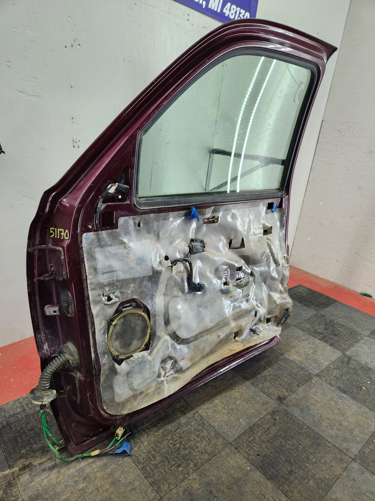 1999-2006 Chevrolet Silverado / GMC Sierra 1500 2500 3500 HD Front Passenger side Door RH