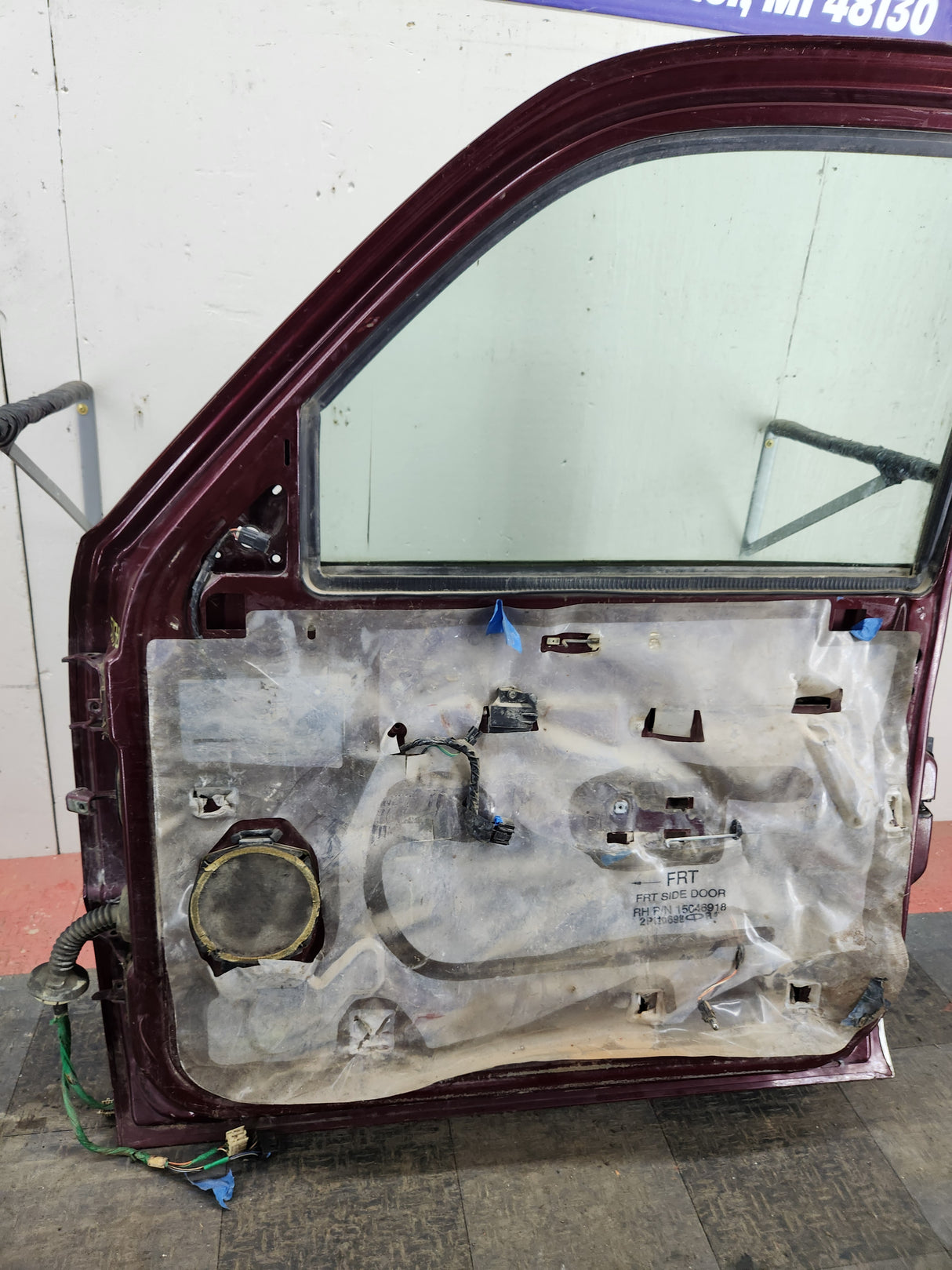 1999-2006 Chevrolet Silverado / GMC Sierra 1500 2500 3500 HD Front Passenger side Door RH