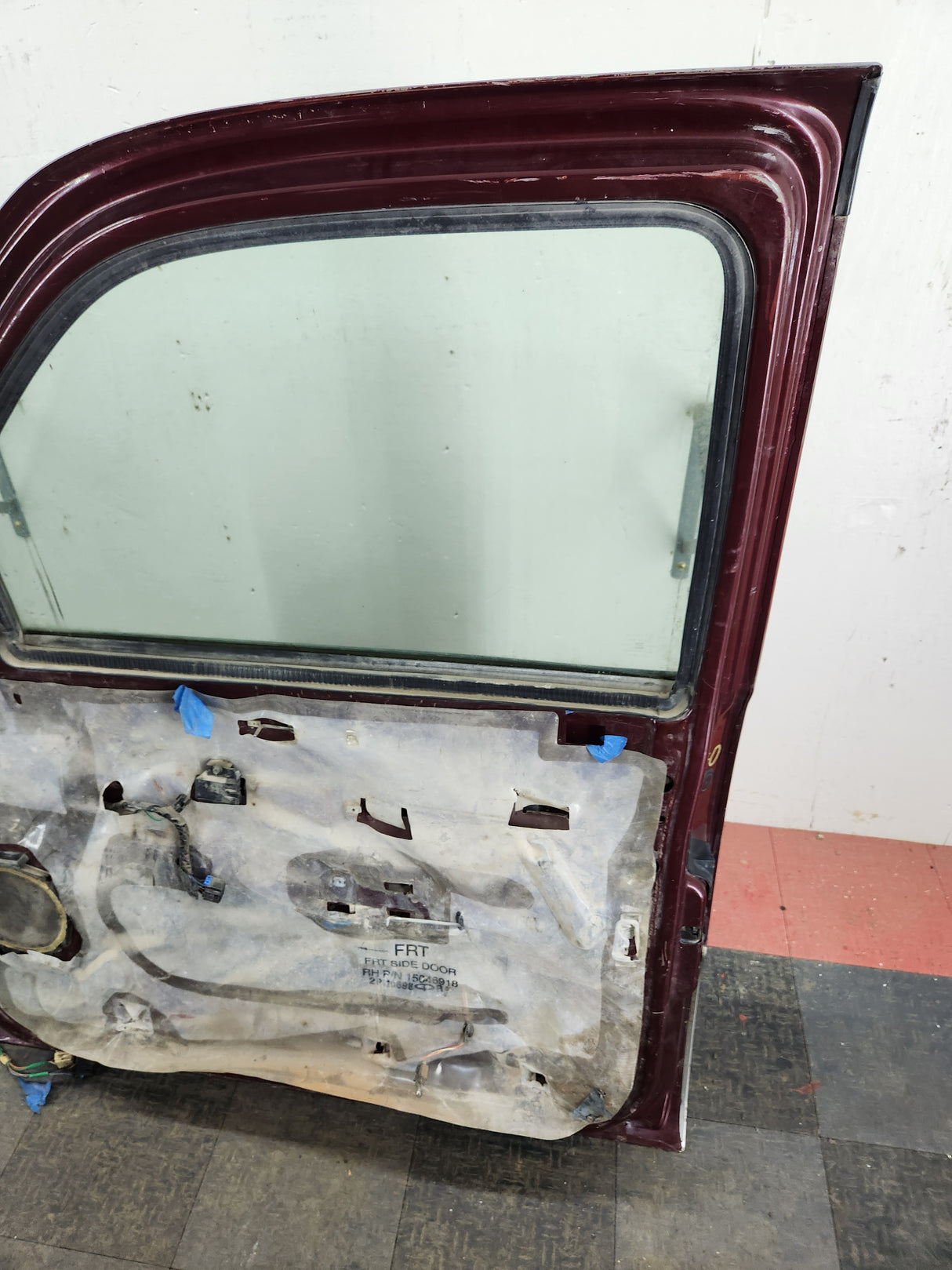 1999-2006 Chevrolet Silverado / GMC Sierra 1500 2500 3500 HD Front Passenger side Door RH