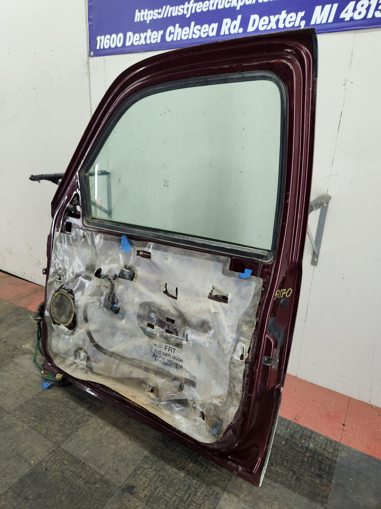 1999-2006 Chevrolet Silverado / GMC Sierra 1500 2500 3500 HD Front Passenger side Door RH