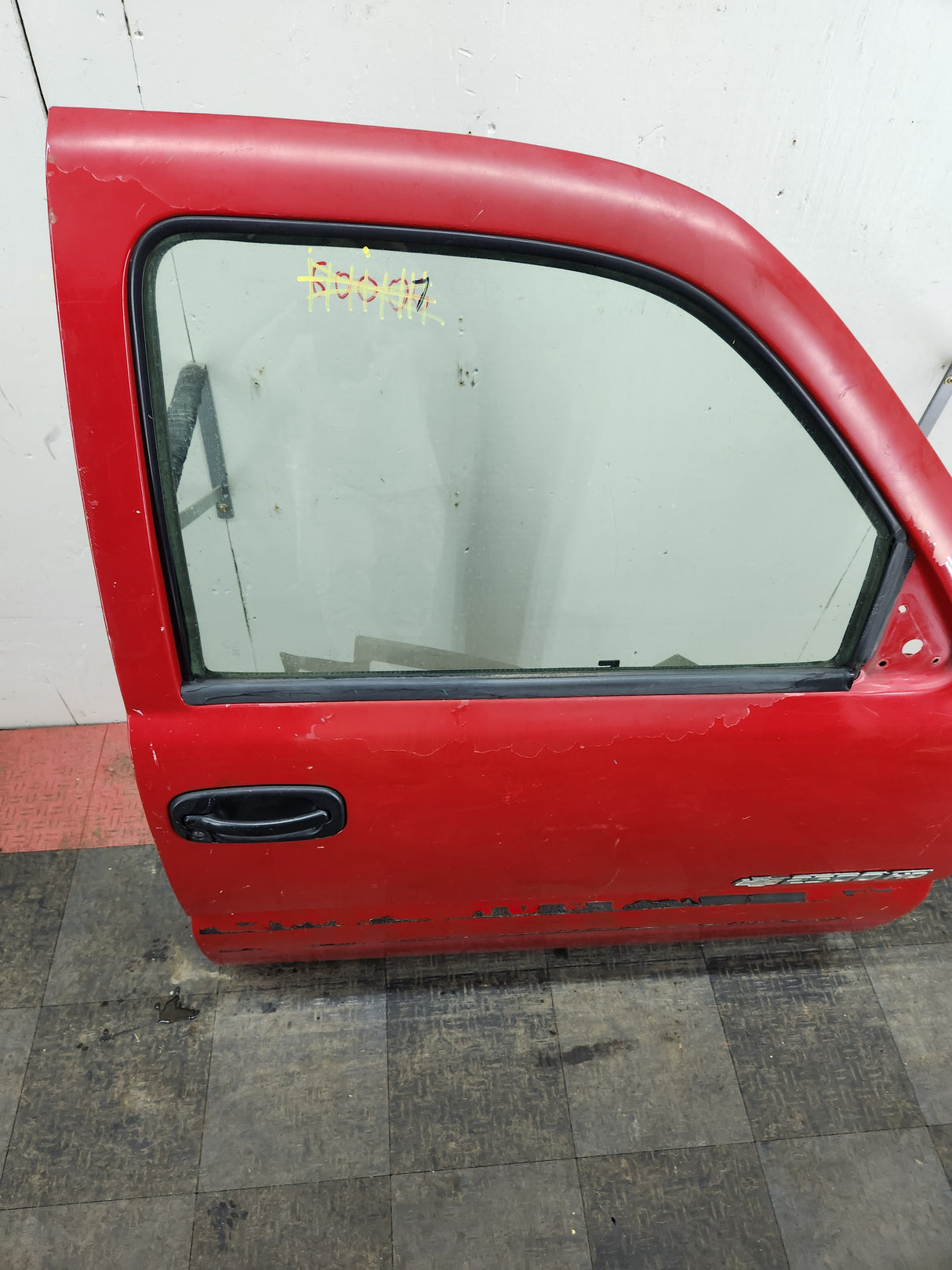 1999-2006 Chevrolet Silverado / GMC Sierra 1500 2500 3500 HD Front Passenger side Door RH