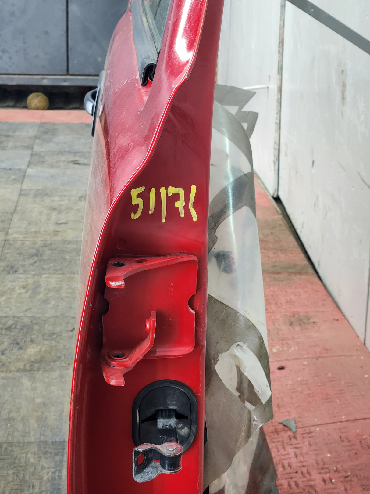 1999-2006 Chevrolet Silverado / GMC Sierra 1500 2500 3500 HD Front Passenger side Door RH