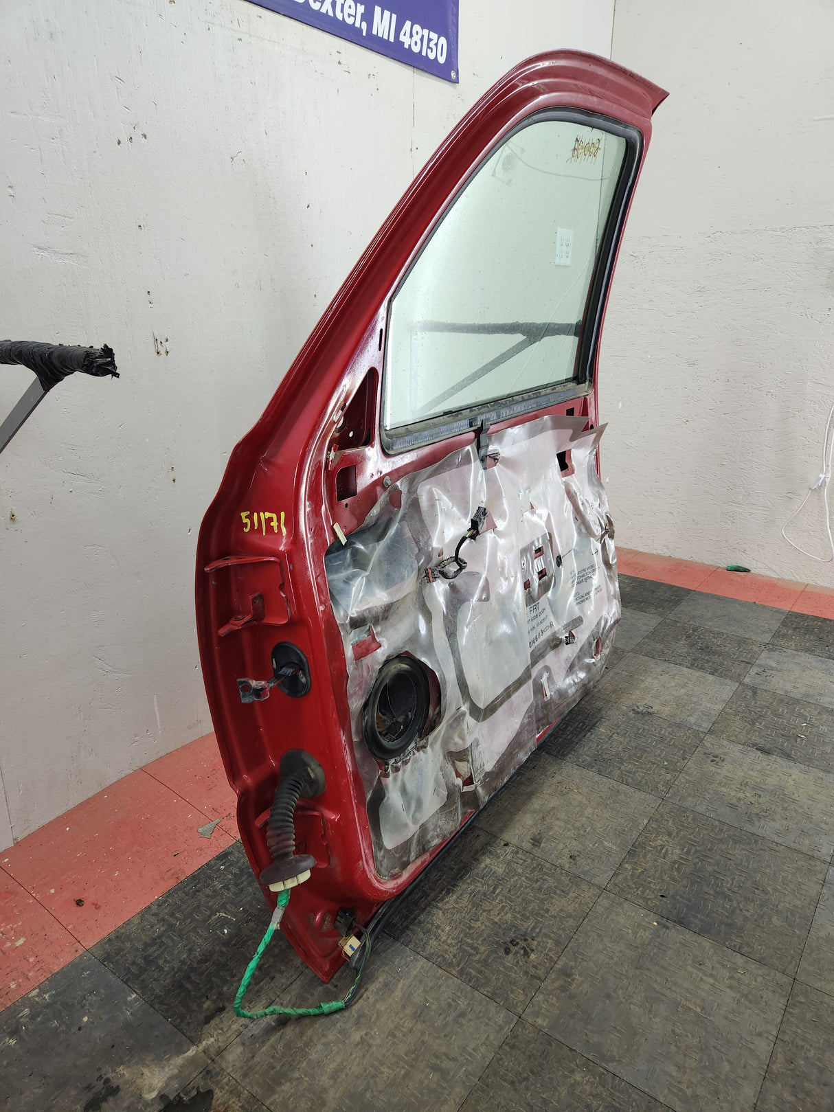1999-2006 Chevrolet Silverado / GMC Sierra 1500 2500 3500 HD Front Passenger side Door RH