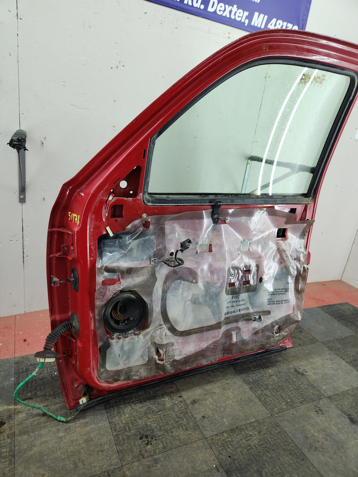 1999-2006 Chevrolet Silverado / GMC Sierra 1500 2500 3500 HD Front Passenger side Door RH