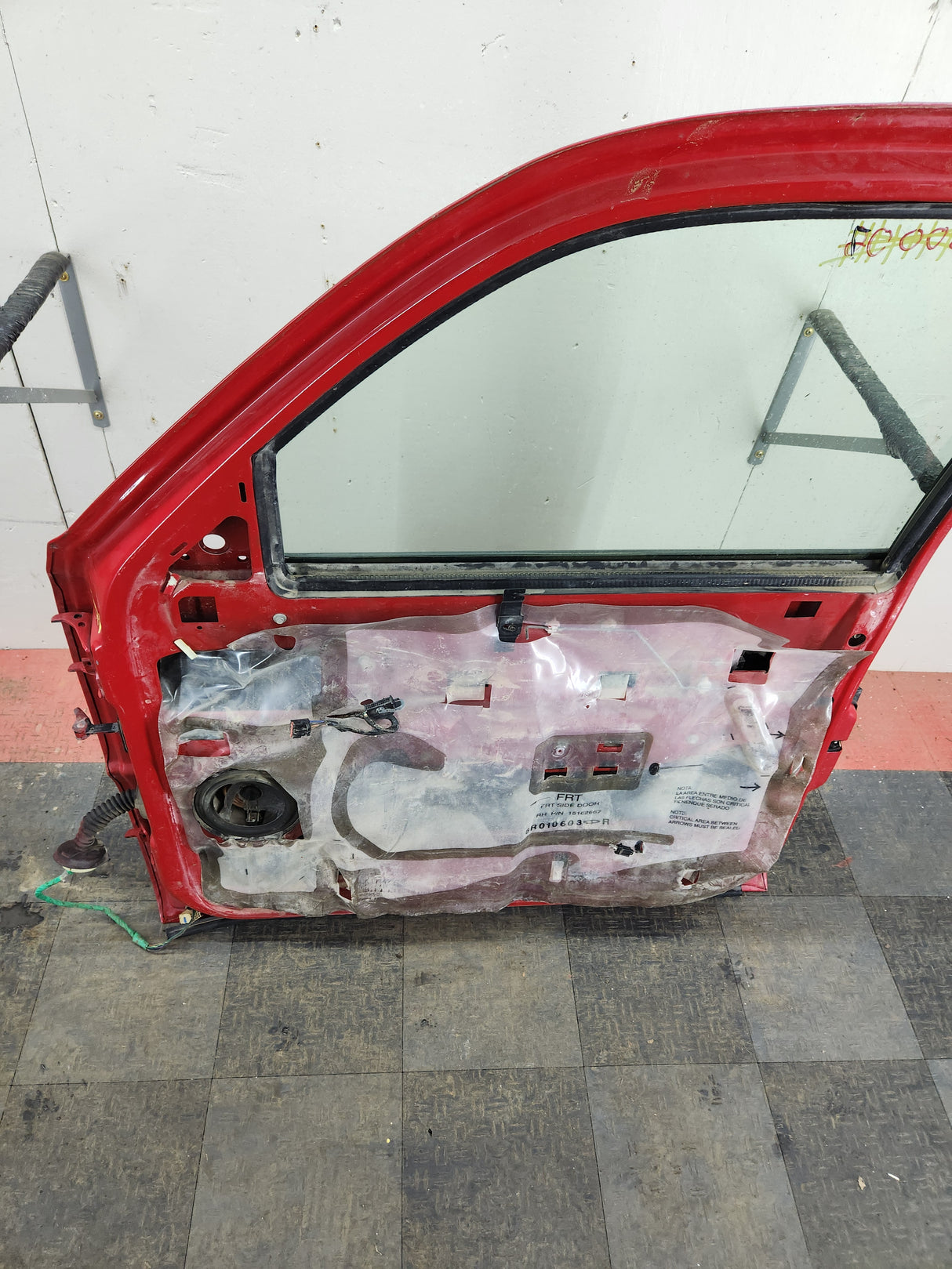 1999-2006 Chevrolet Silverado / GMC Sierra 1500 2500 3500 HD Front Passenger side Door RH