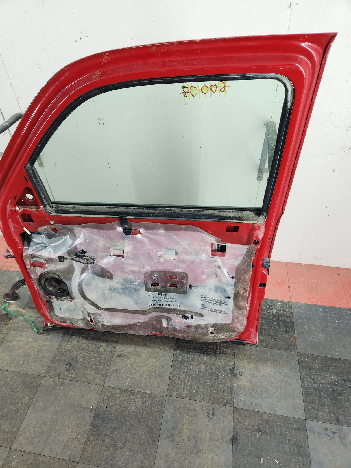 1999-2006 Chevrolet Silverado / GMC Sierra 1500 2500 3500 HD Front Passenger side Door RH