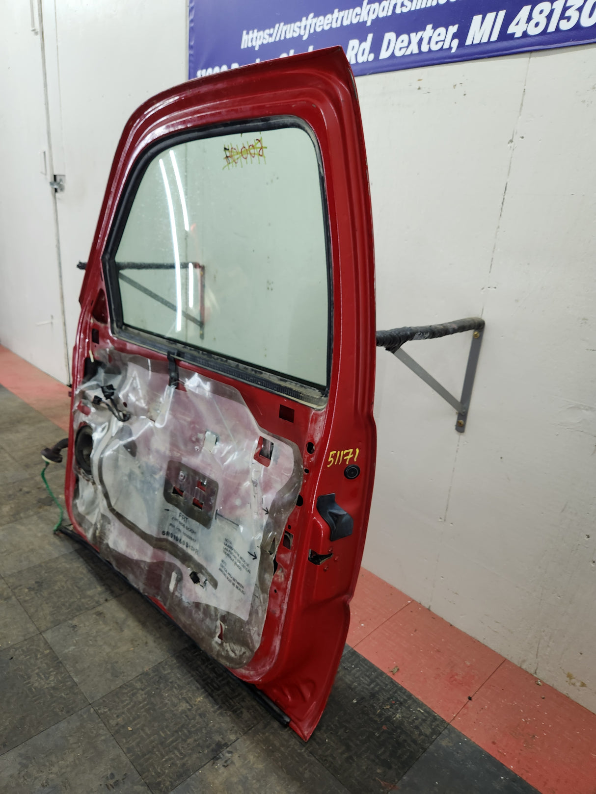 1999-2006 Chevrolet Silverado / GMC Sierra 1500 2500 3500 HD Front Passenger side Door RH