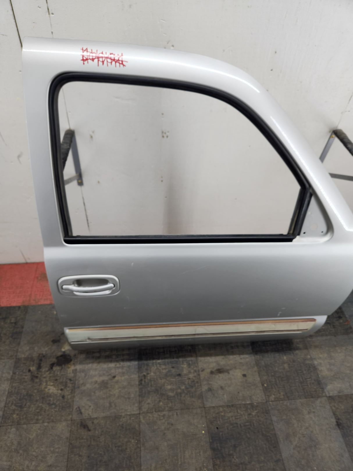 1999-2006 Chevrolet Silverado / GMC Sierra 1500 2500 3500 HD Front Passenger side Door RH