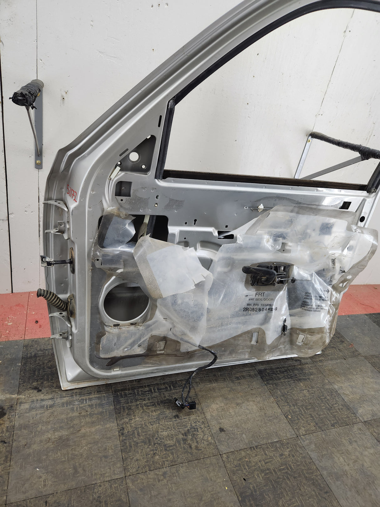 1999-2006 Chevrolet Silverado / GMC Sierra 1500 2500 3500 HD Front Passenger side Door RH