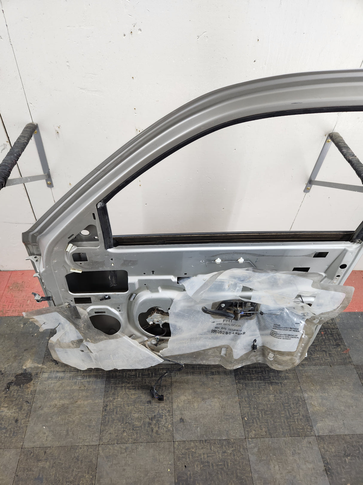 1999-2006 Chevrolet Silverado / GMC Sierra 1500 2500 3500 HD Front Passenger side Door RH