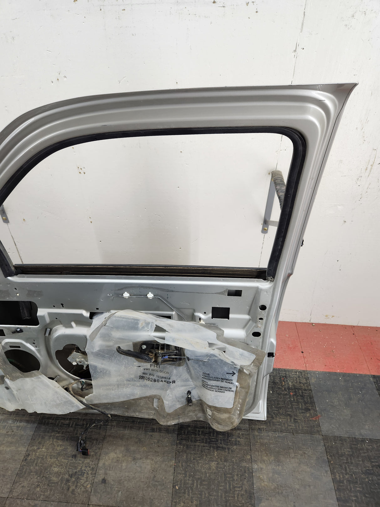 1999-2006 Chevrolet Silverado / GMC Sierra 1500 2500 3500 HD Front Passenger side Door RH