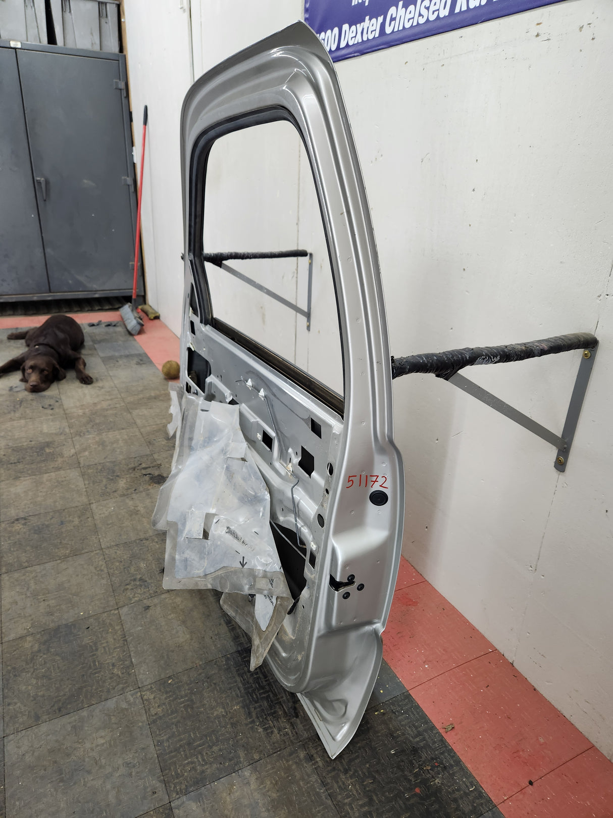 1999-2006 Chevrolet Silverado / GMC Sierra 1500 2500 3500 HD Front Passenger side Door RH