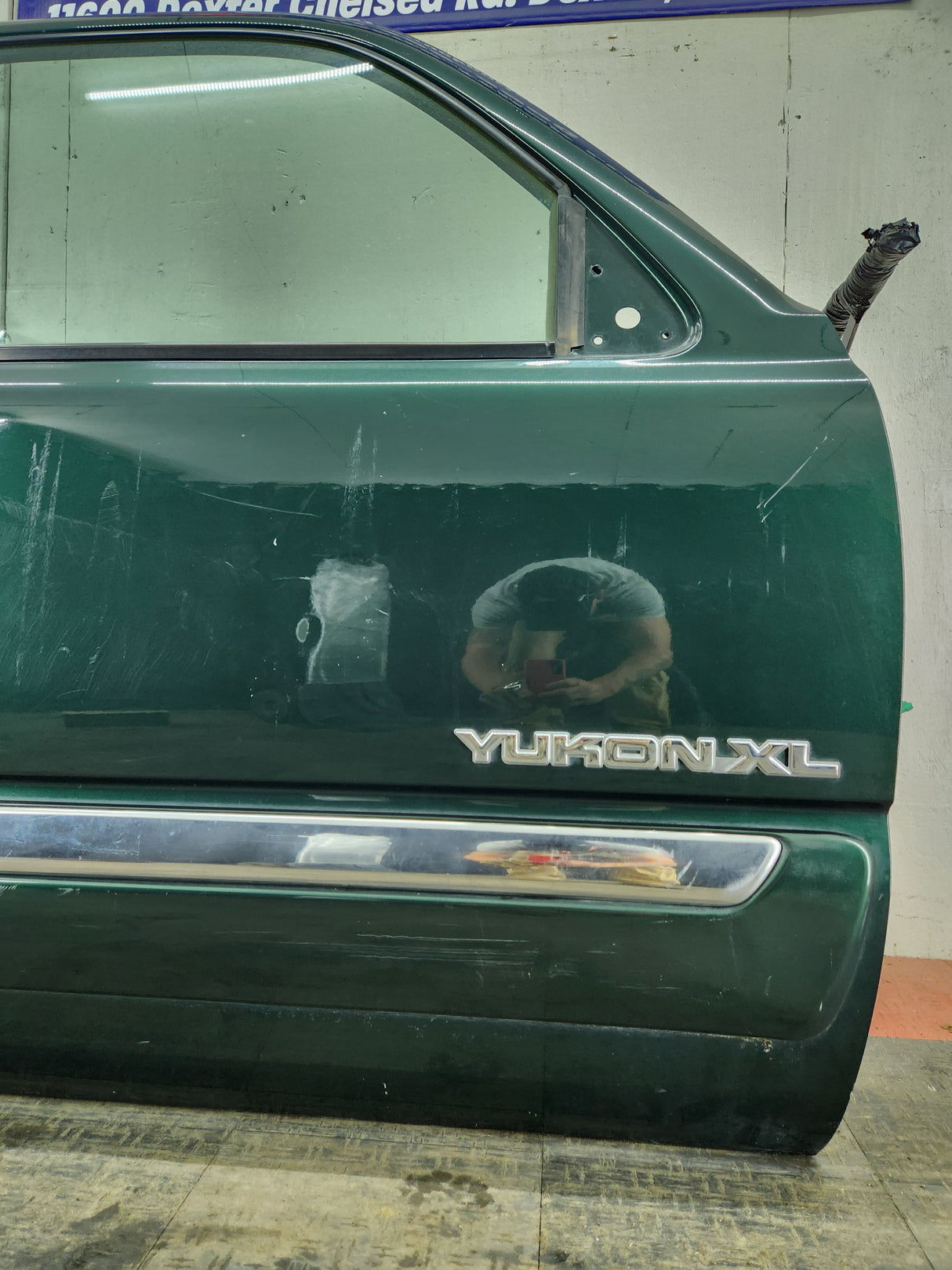 1999-2006 Chevrolet Silverado / GMC Sierra 1500 2500 3500 HD Front Passenger side Door RH