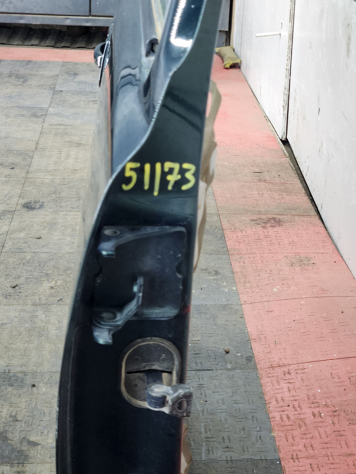 1999-2006 Chevrolet Silverado / GMC Sierra 1500 2500 3500 HD Front Passenger side Door RH