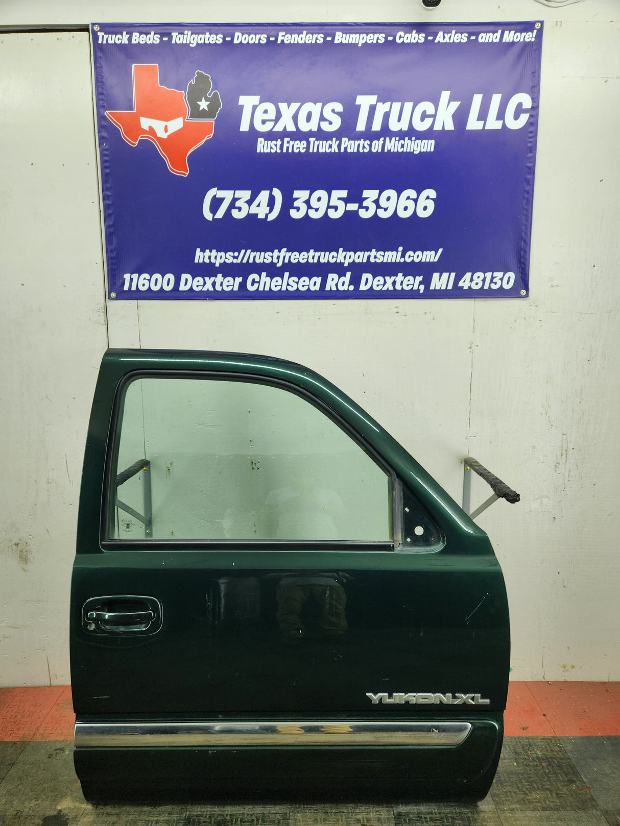 1999-2006 Chevrolet Silverado / GMC Sierra 1500 2500 3500 HD Front Passenger side Door RH