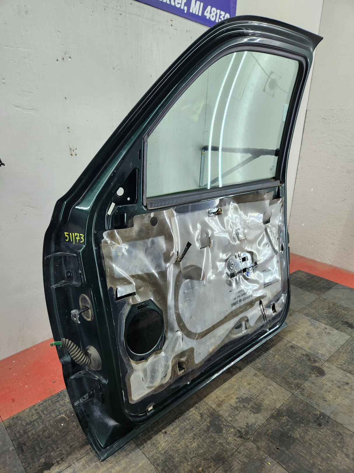 1999-2006 Chevrolet Silverado / GMC Sierra 1500 2500 3500 HD Front Passenger side Door RH
