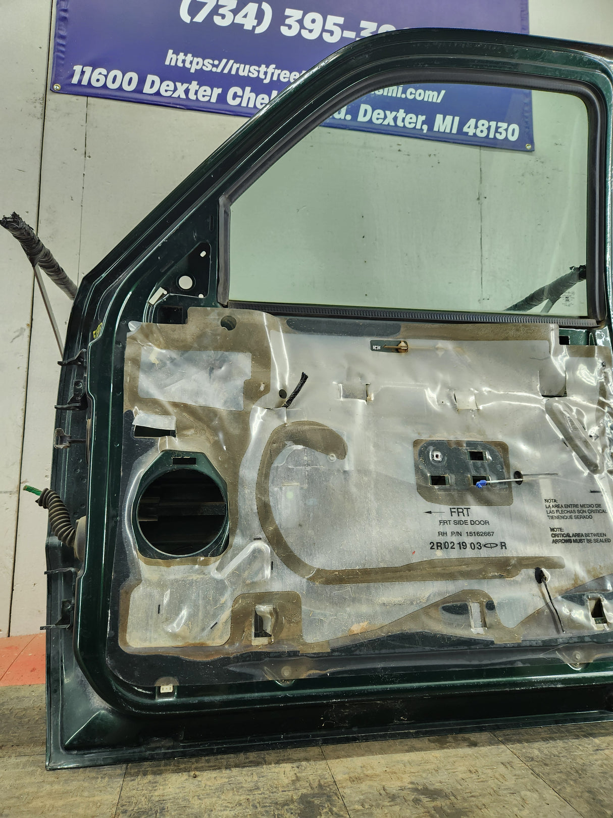 1999-2006 Chevrolet Silverado / GMC Sierra 1500 2500 3500 HD Front Passenger side Door RH