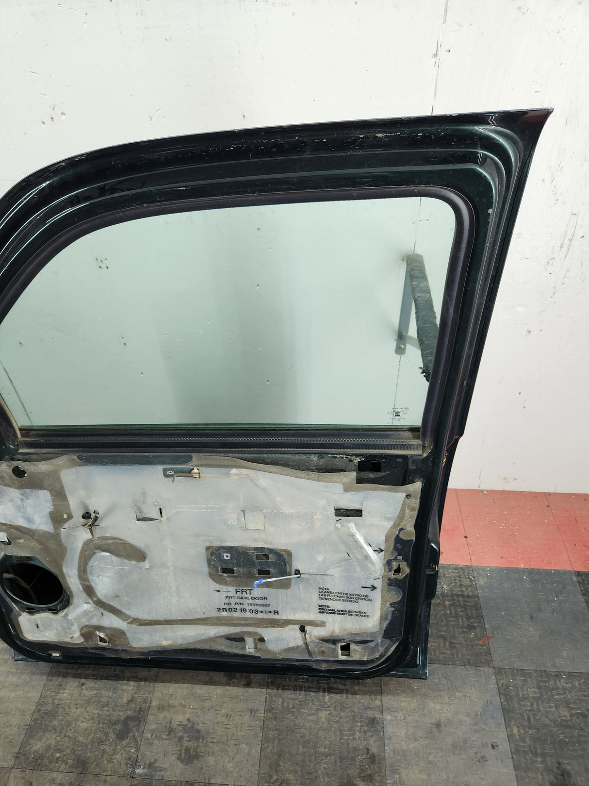 1999-2006 Chevrolet Silverado / GMC Sierra 1500 2500 3500 HD Front Passenger side Door RH